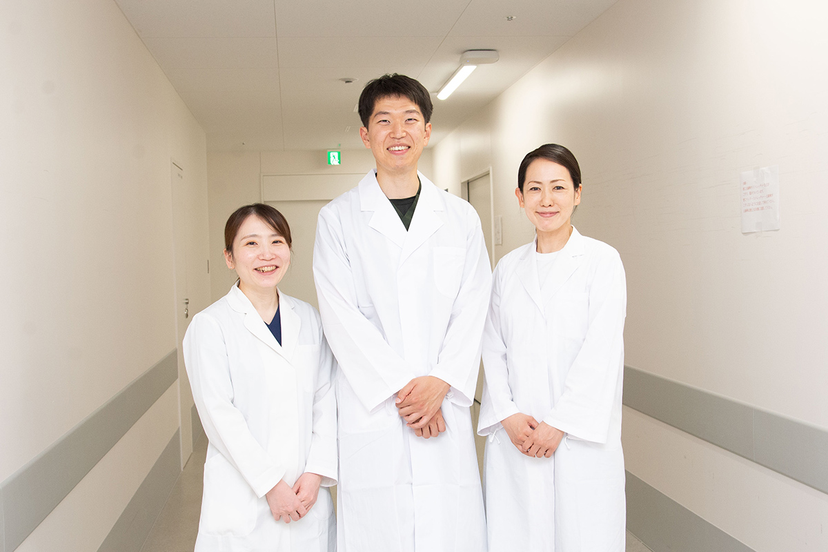 様々な大学から、多くの若く元気な医局員が集まっています