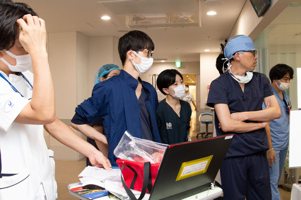 回診(ICU)